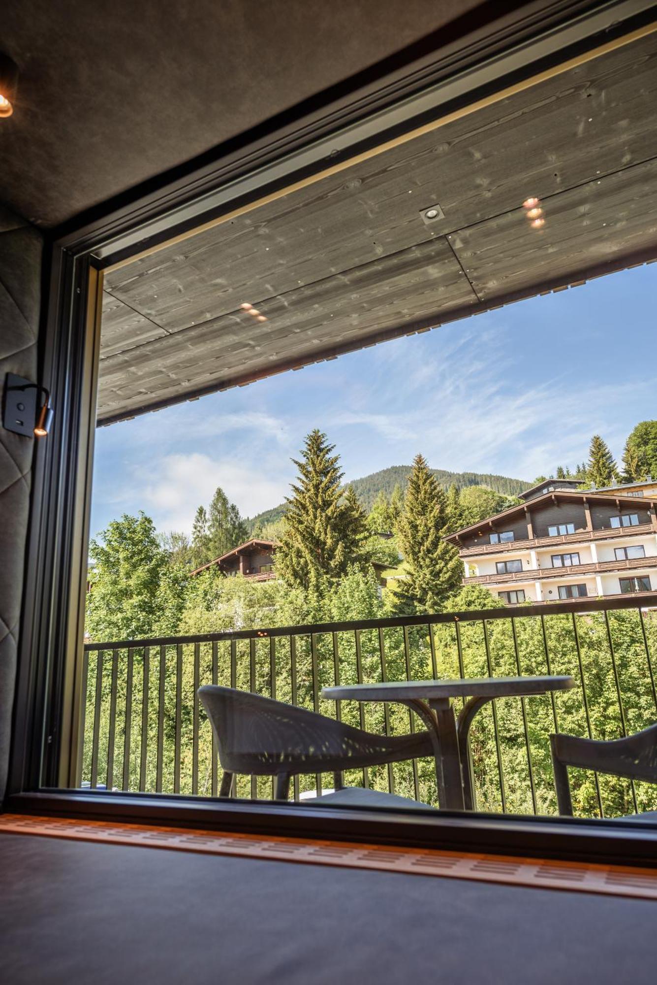 Hotel Lohningerhof Maria Alm am Steinernen Meer Room photo