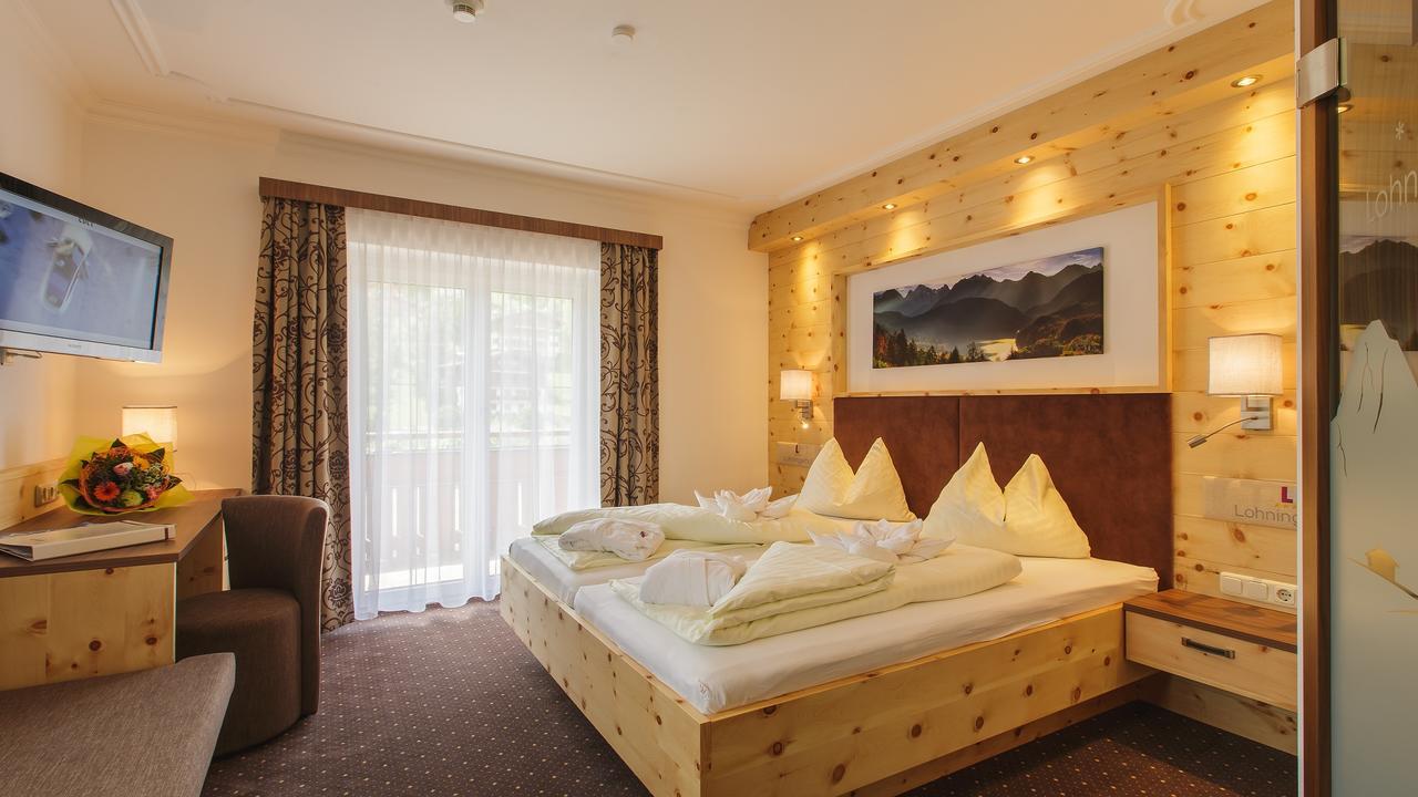 Hotel Lohningerhof Maria Alm am Steinernen Meer Room photo